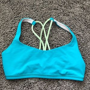 Lululemon Free To Be Bra (Size 6)